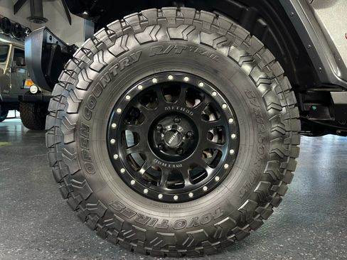 Used 2018 Jeep Wrangler Unlimited Rubicon image 26