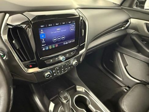 Used 2020 Chevrolet Traverse LT w/ LT Premium Package image 23