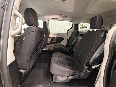 Used 2023 Chrysler Voyager LX FWD image 24