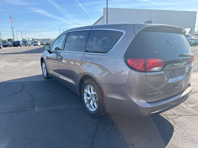 Used 2017 Chrysler Pacifica Touring Plus w/ Tire & Wheel Group FWD image 22