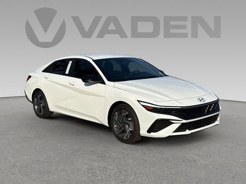 New 2025 Hyundai Elantra Sport image 1