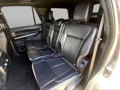 Used 2021 Ford Expedition XLT RWD image 19