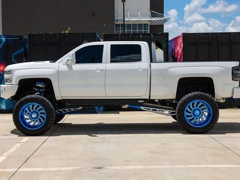 Used 2015 Chevrolet Silverado 2500 LTZ w/ Duramax Plus Package AWD/4WD image 8