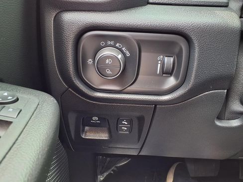 Used 2022 RAM 1500 Big Horn AWD/4WD image 16