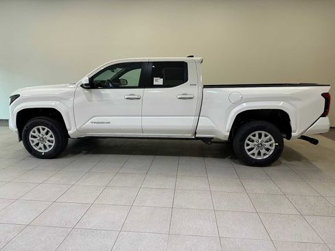 New 2026 Toyota Tacoma SR5 AWD/4WD image 3