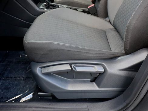 Used 2021 Volkswagen Tiguan S image 31