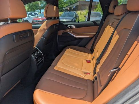 Used 2022 BMW X5 xDrive40i w/ M Sport Package AWD/4WD image 14