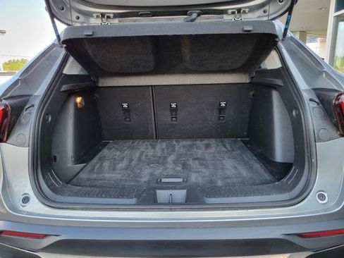 Used 2024 Chevrolet Trax ACTIV w/ Sunroof Package FWD image 9