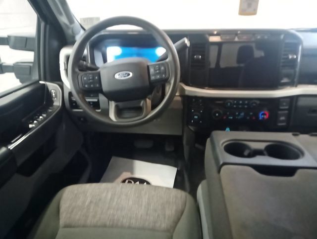 Used 2023 Ford F350 XLT w/ XLT Premium Package AWD/4WD image 6