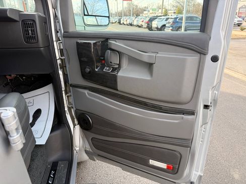 Used 2023 Chevrolet Express 2500 Extended RWD image 19