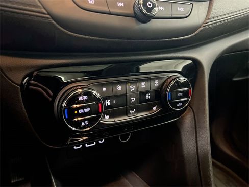 Used 2023 Buick Encore GX Essence w/ Experience Buick Package image 16