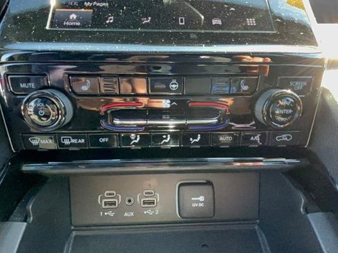 Used 2023 Jeep Grand Cherokee L Laredo AWD/4WD image 17