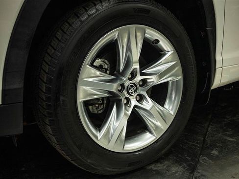 Used 2016 Toyota Highlander Limited Platinum AWD/4WD image 3