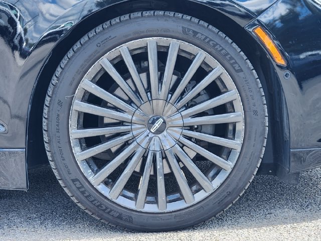 Used 2018 Lincoln MKZ Reserve w/ Luxury Package FWD image 11