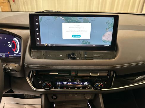 Certified 2025 Nissan Rogue SL w/ Tech Package image 6