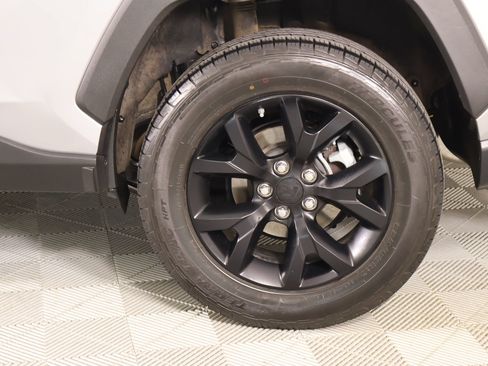 Used 2022 Toyota RAV4 LE FWD image 17