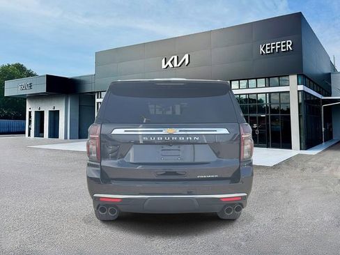 Used 2023 Chevrolet Suburban Premier image 7