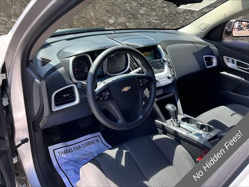 Used 2017 Chevrolet Equinox LS FWD image 10