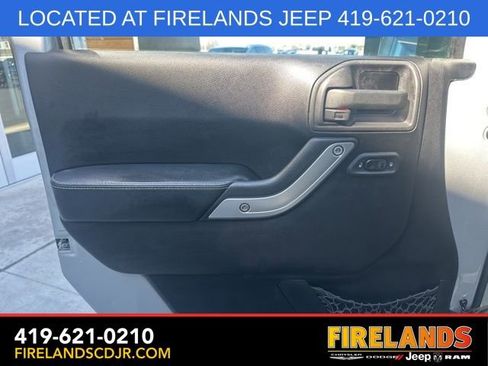 Used 2012 Jeep Wrangler Unlimited Rubicon image 19