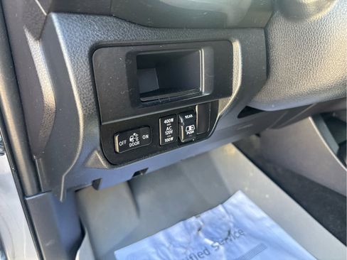 Used 2017 Toyota Tacoma TRD Sport w/ Tow Package (A/T) image 26