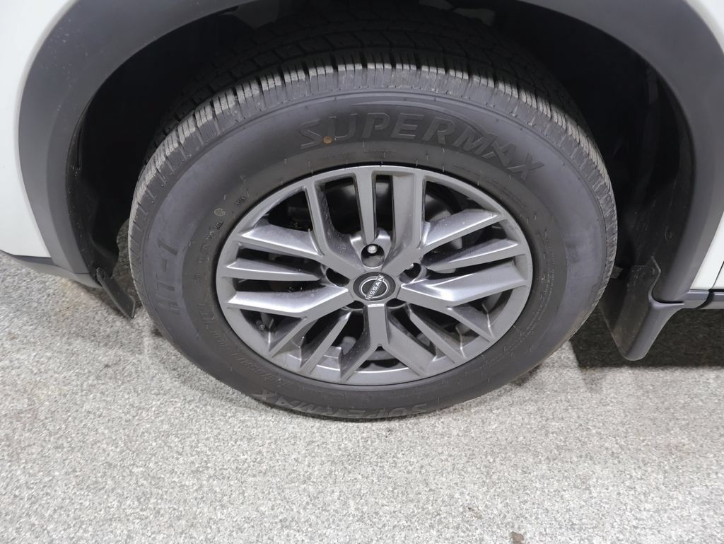 Used 2023 Nissan Rogue S AWD/4WD image 21