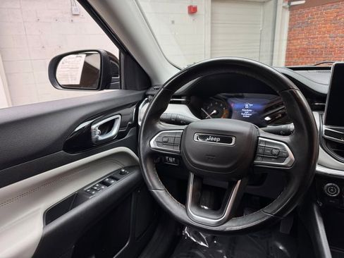 Used 2022 Jeep Compass Limited image 13