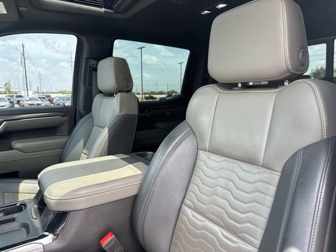 Used 2024 Chevrolet Silverado 1500 ZR2 w/ Technology Package AWD/4WD image 17