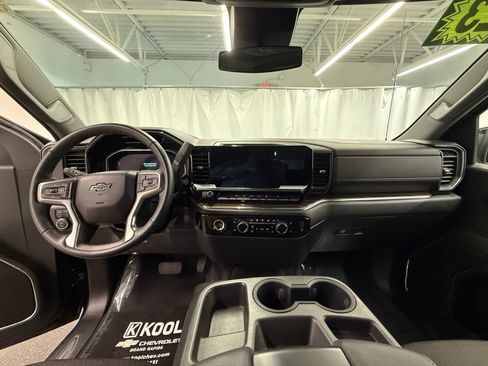 Used 2023 Chevrolet Silverado 1500 RST w/ Z71 Off-Road Package AWD/4WD image 17