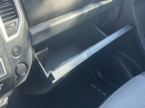 Used 2017 Nissan Titan S image 22
