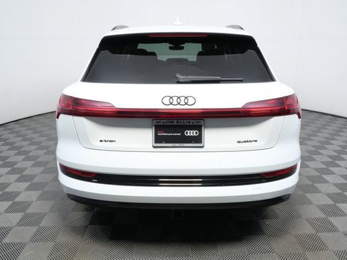 Certified 2023 Audi e-tron Premium w/ Convenience Plus Package image 25