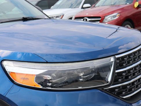 Used 2020 Ford Explorer XLT w/ Equipment Group 202A image 9