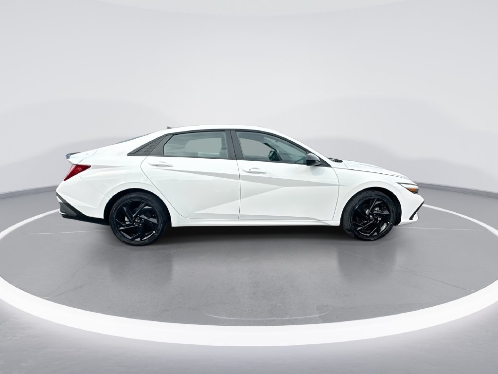New 2026 Hyundai Elantra SEL FWD image 9