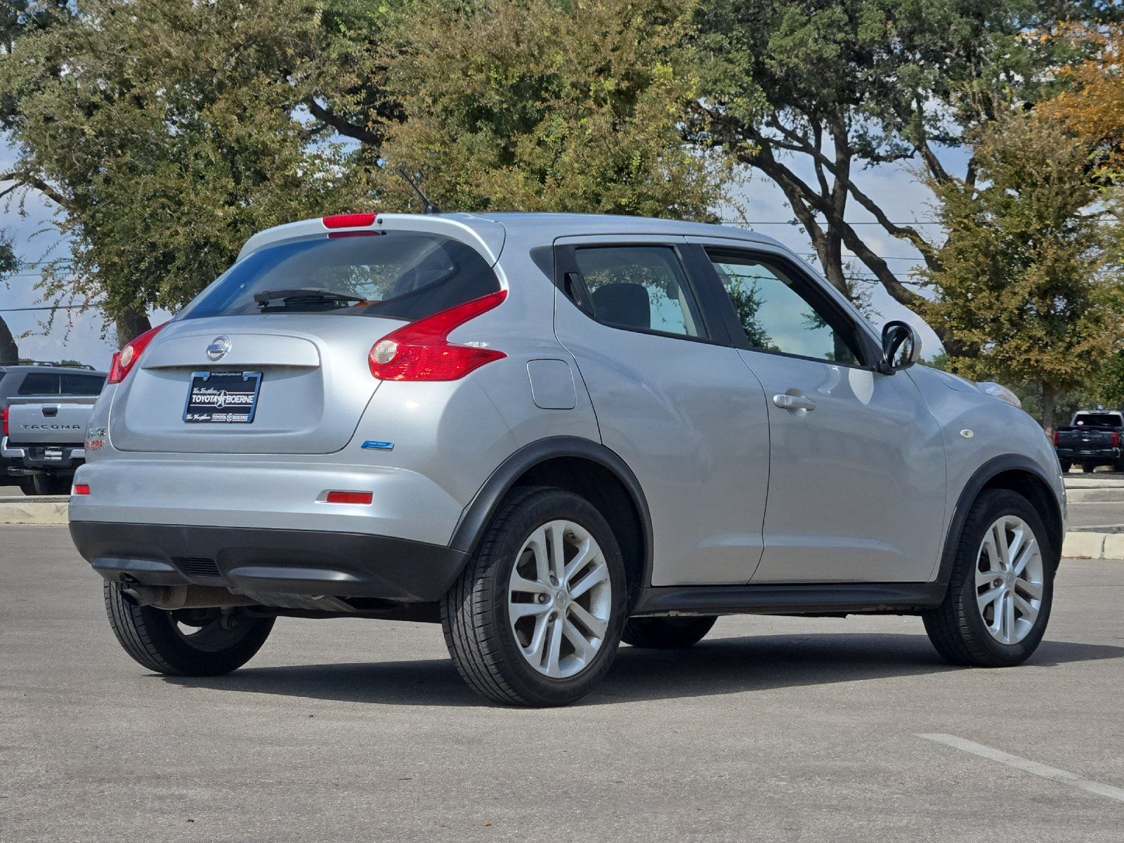 Used 2014 Nissan Juke S FWD image 5