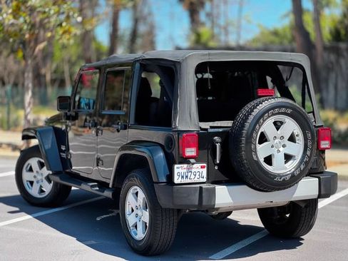 Used 2012 Jeep Wrangler Unlimited Sahara AWD/4WD image 26
