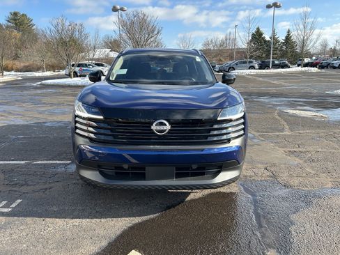 New 2026 Nissan Kicks SV w/ SV Premium Package image 3