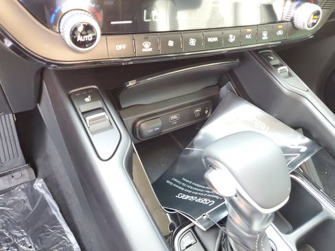 New 2025 Kia Telluride S image 21