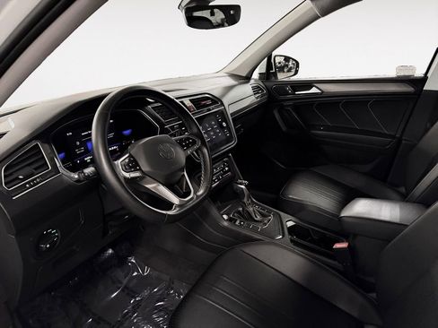 Used 2023 Volkswagen Tiguan SE image 10