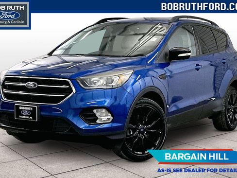 Used 2017 Ford Escape Titanium image 1