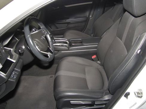 Used 2019 Honda Civic Sport image 9