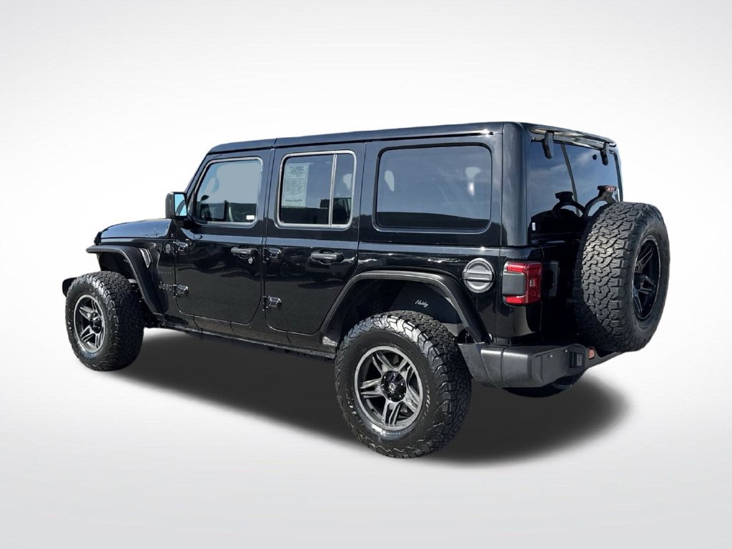 Used 2024 Jeep Wrangler Unlimited Sahara AWD/4WD image 3