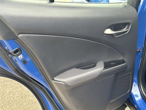 Certified 2022 Lexus UX 200 w/ Accessory Package (Z2) image 11