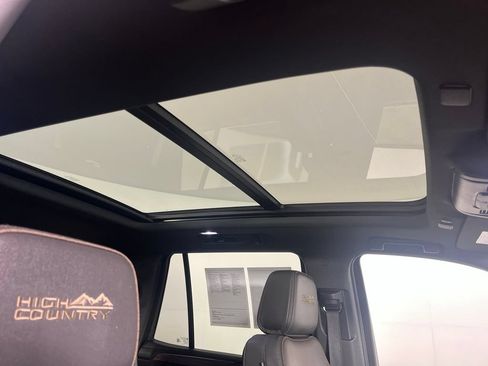Certified 2023 Chevrolet Tahoe High Country AWD/4WD image 3