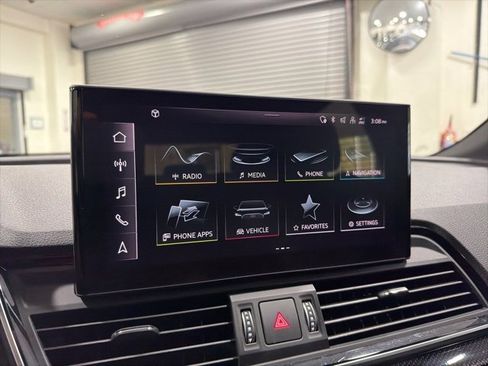 Used 2023 Audi SQ5 Prestige w/ Prestige Package image 19