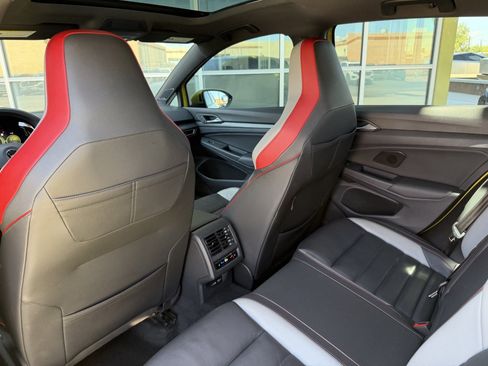 Used 2022 Volkswagen GTI Autobahn FWD image 38