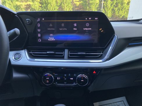 Used 2026 Chevrolet Trax LT w/ Midnight Edition FWD image 24