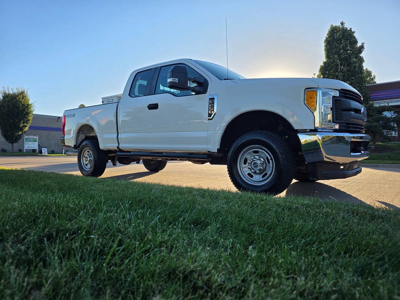 Used 2017 Ford F250 XL w/ Power Equipment Group AWD/4WD image 5