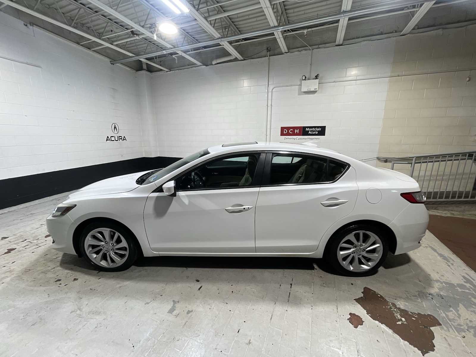 Used 2018 Acura ILX FWD image 3