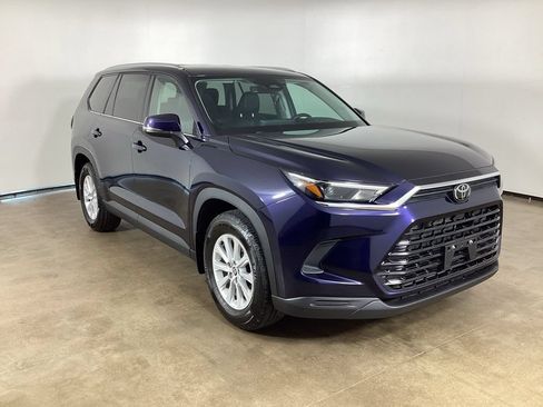 Used 2024 Toyota Grand Highlander AWD image 4