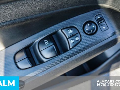 Used 2025 Nissan Altima 2.5 SV image 46