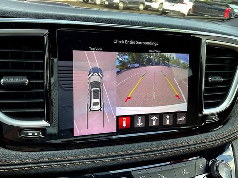 Used 2021 Chrysler Pacifica Pinnacle image 26